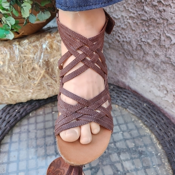 OTBT St Joseph Wedge Sandal  Brown Tan Leather Strappy Studded Gladiator - Picture 2 of 14